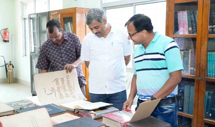 Glimpses of the inaugural session of book exhibition on 18th September 2024 organised in the Library of RIE Bhubaneswar on the occasion of Hindi Pakhwada 2024